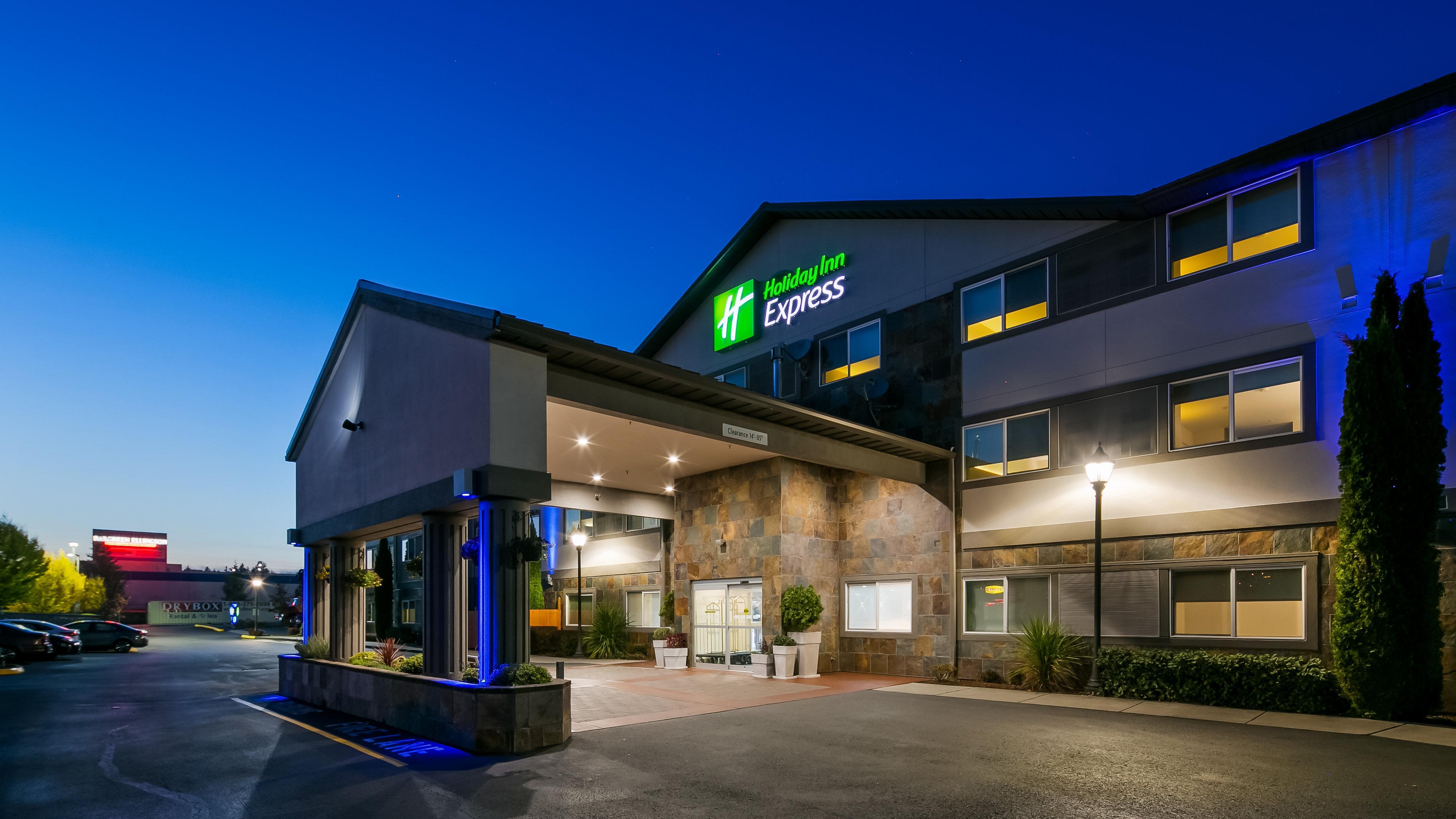 Holiday Express & By Ihg Hotel Everett