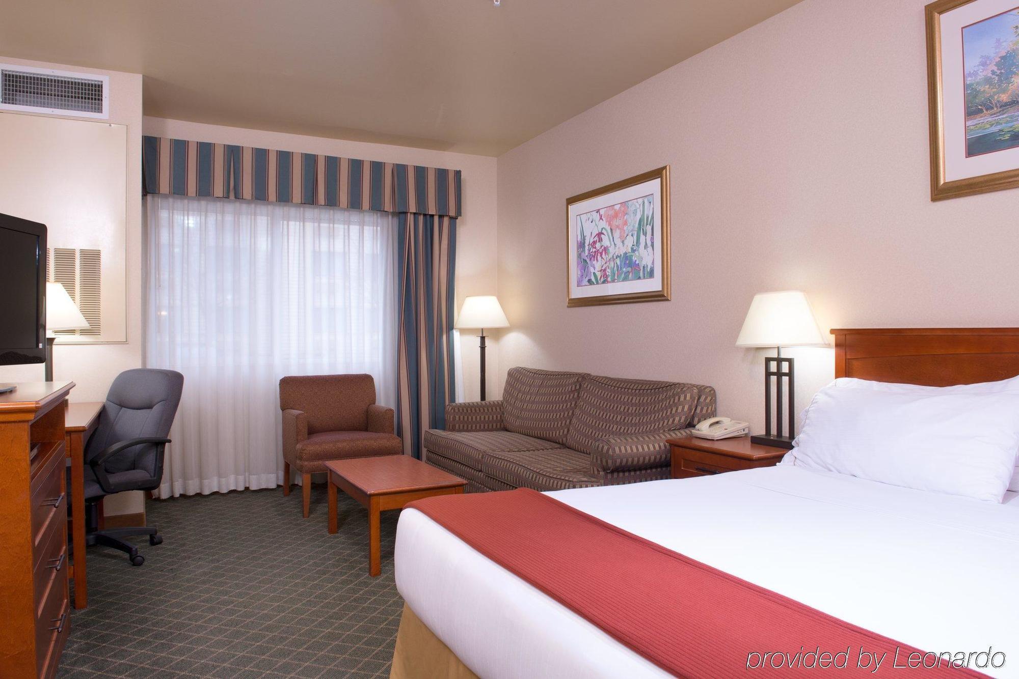 Holiday Express & By Ihg Everett
